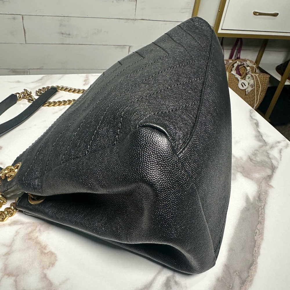 SOLD ❌❌❌ Yves Saint Laurent Black Chevron Shoulder Bag with Gold Chain - Picture 11 of 15